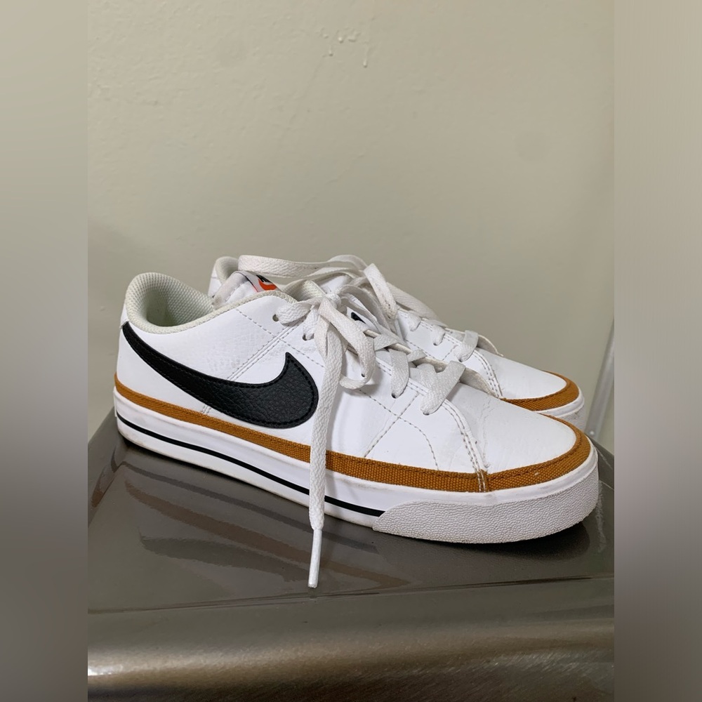 Women’s Nike Court Legacy Tennis Shoes